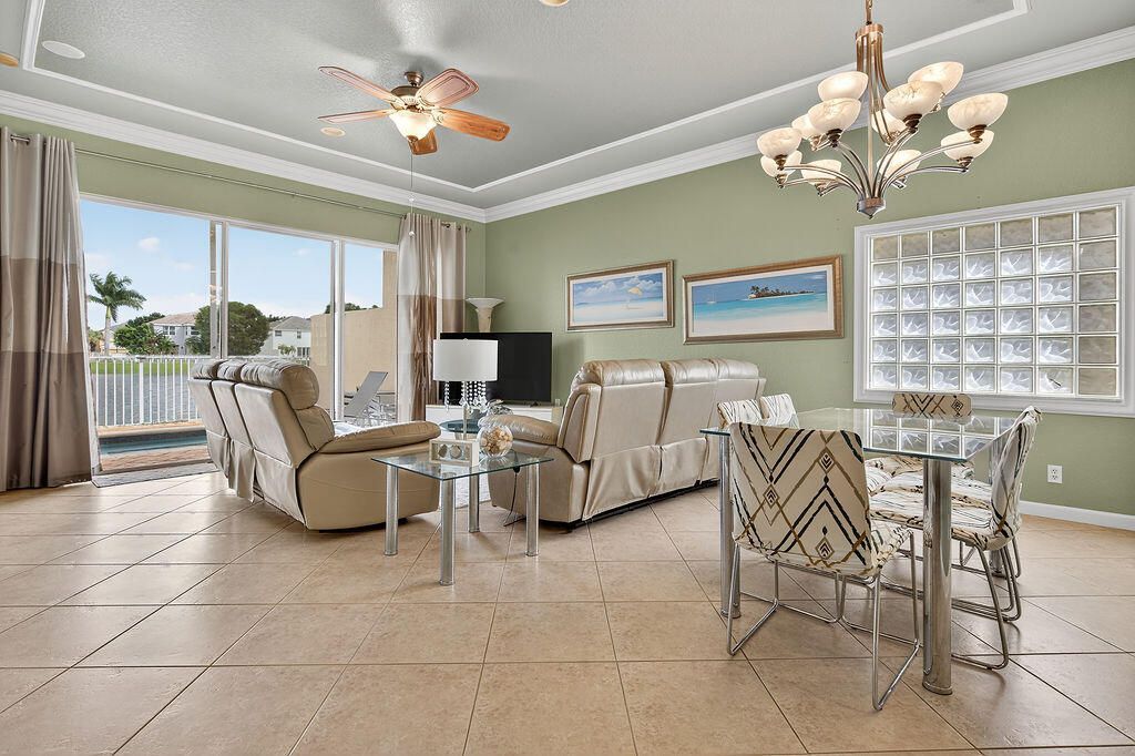 212 Berenger Walk, Royal Palm Beach, FL 33414 Photo