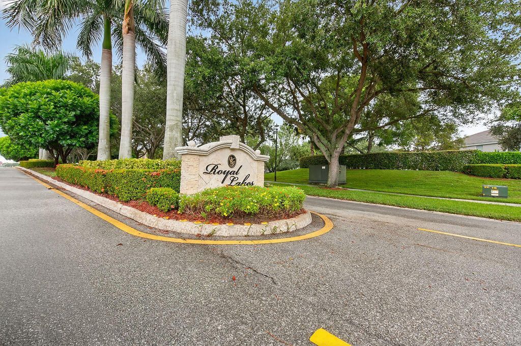 212 Berenger Walk, Royal Palm Beach, FL 33414 Photo