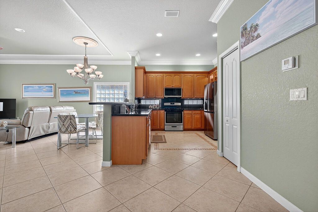 212 Berenger Walk, Royal Palm Beach, FL 33414 Photo