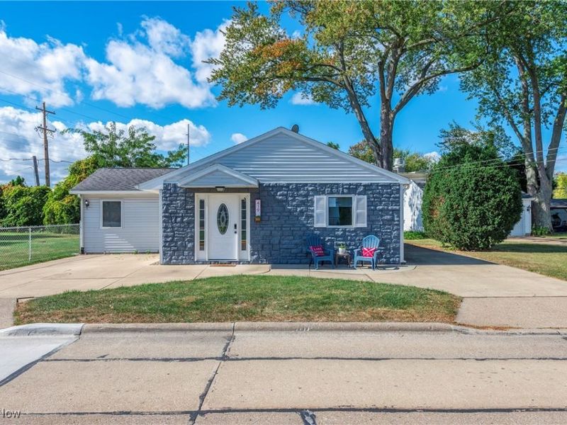 419 Miami Place, Huron, OH 44839 Photo 1