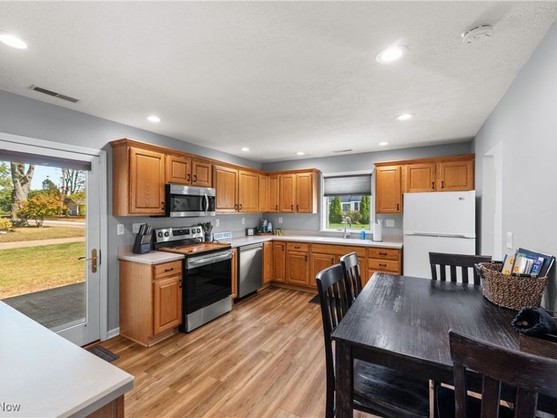 419 Miami Place, Huron, OH 44839 Photo 13