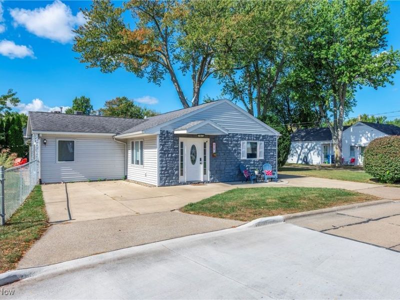 419 Miami Place, Huron, OH 44839 Photo 2