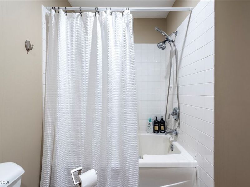 419 Miami Place, Huron, OH 44839 Photo 22