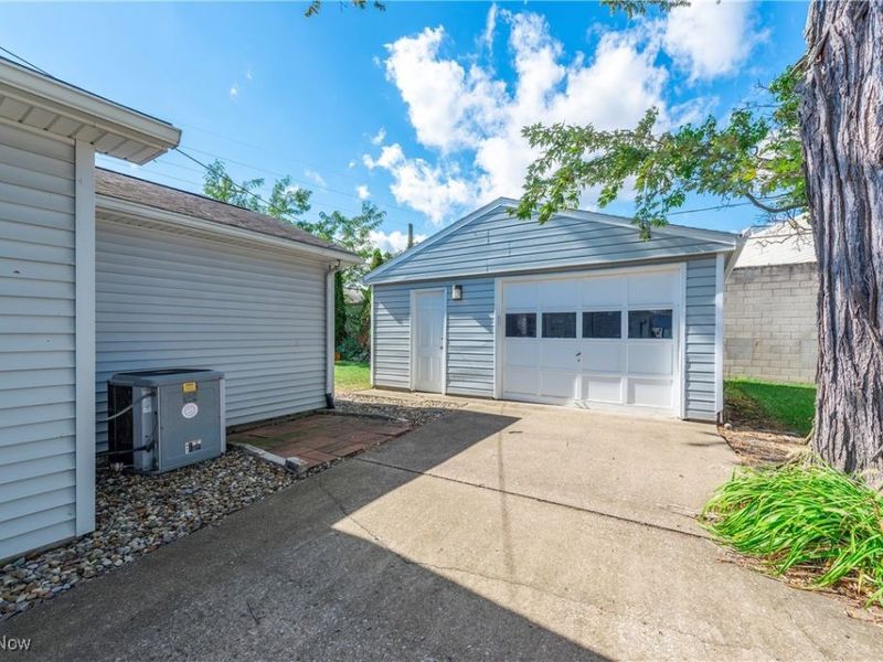 419 Miami Place, Huron, OH 44839 Photo 4