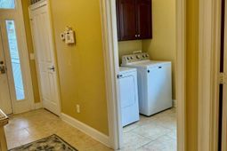 1096 Bridgeview Lane photo 4