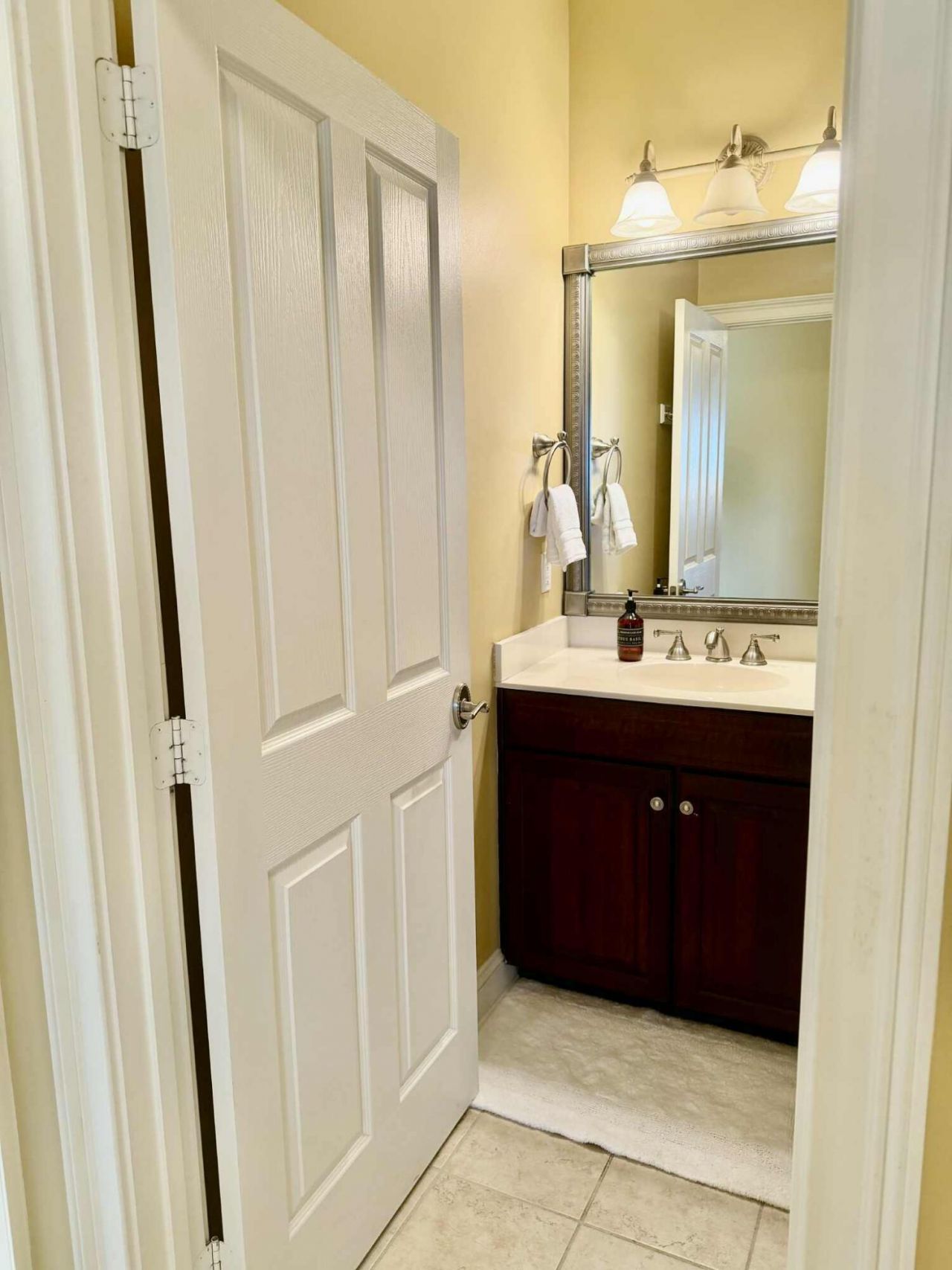 1096 Bridgeview Lane Photo 4