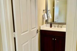 1096 Bridgeview Lane photo 4