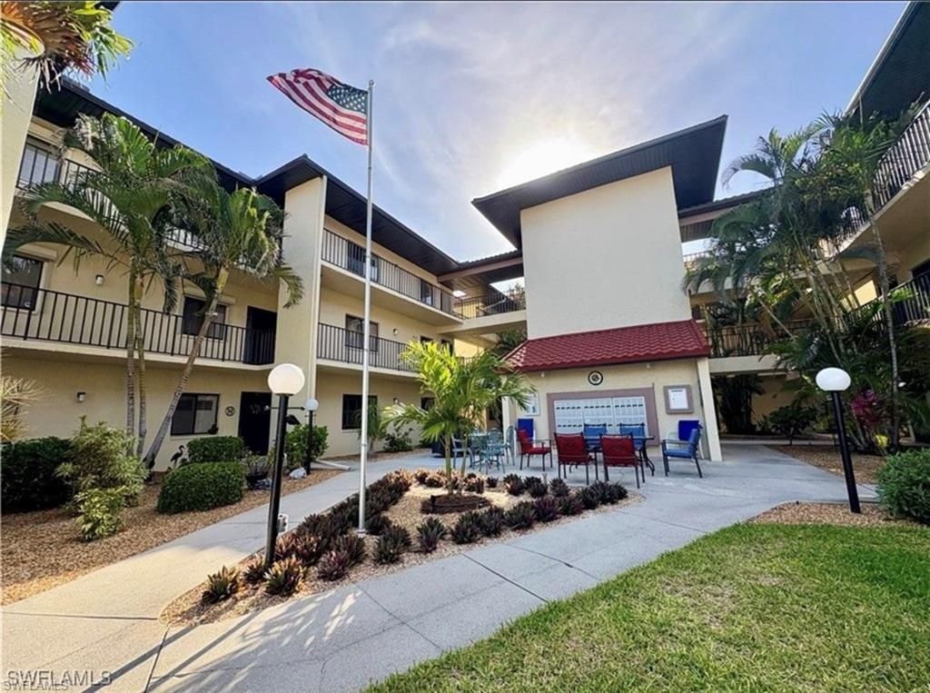 11170 Caravel Cir, Unit 210, Fort Myers, FL 33908 Photo