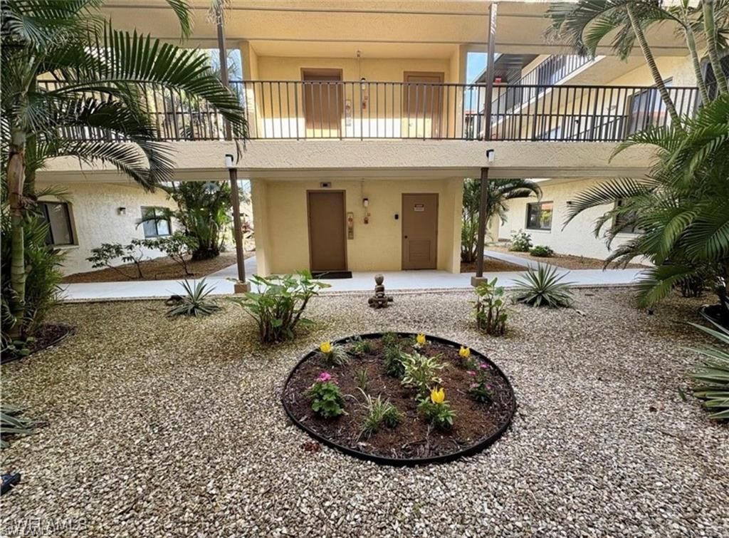 11170 Caravel Cir, Unit 210, Fort Myers, FL 33908 Photo