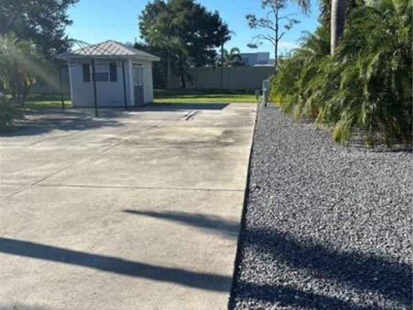 5890 Maplewood Ct., FORT MYERS, FL 33905