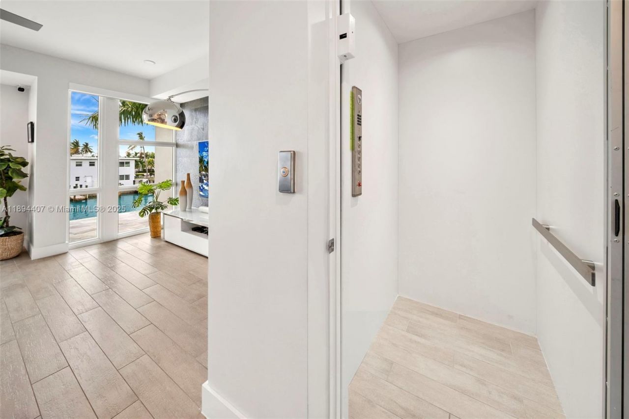 33 N Shore Dr, Unit 33, Miami Beach, FL 33141 Photo