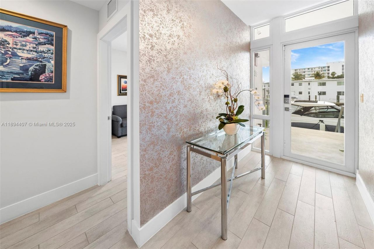 33 N Shore Dr, Unit 33, Miami Beach, FL 33141 Photo