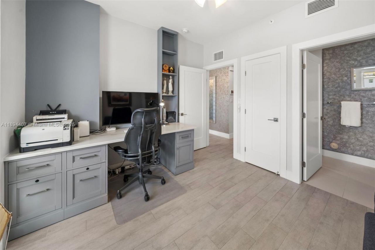 33 N Shore Dr, Unit 33, Miami Beach, FL 33141 Photo