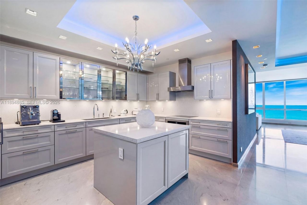 100 S Pointe Dr, Unit 2506, Miami Beach, FL 33139 Photo