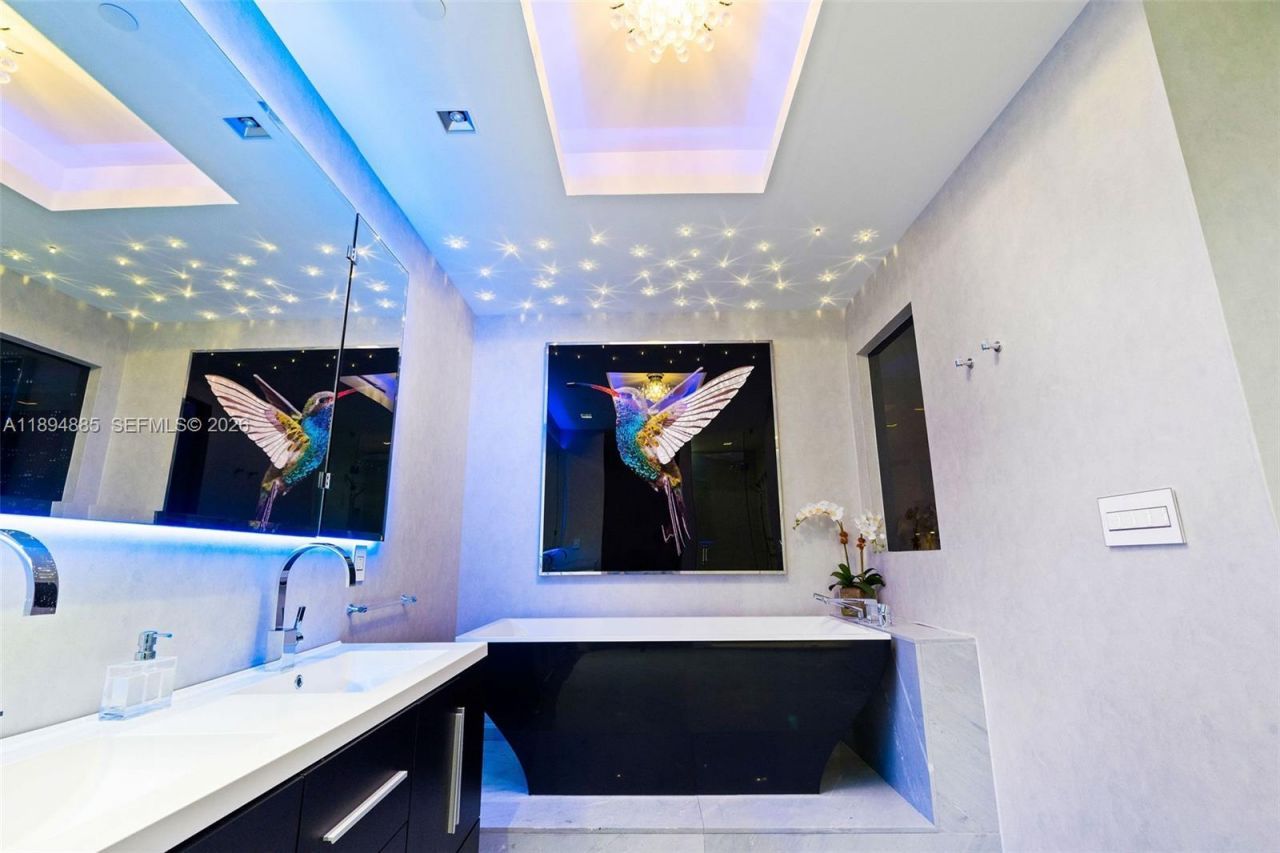 100 S Pointe Dr, Unit 2506, Miami Beach, FL 33139 Photo