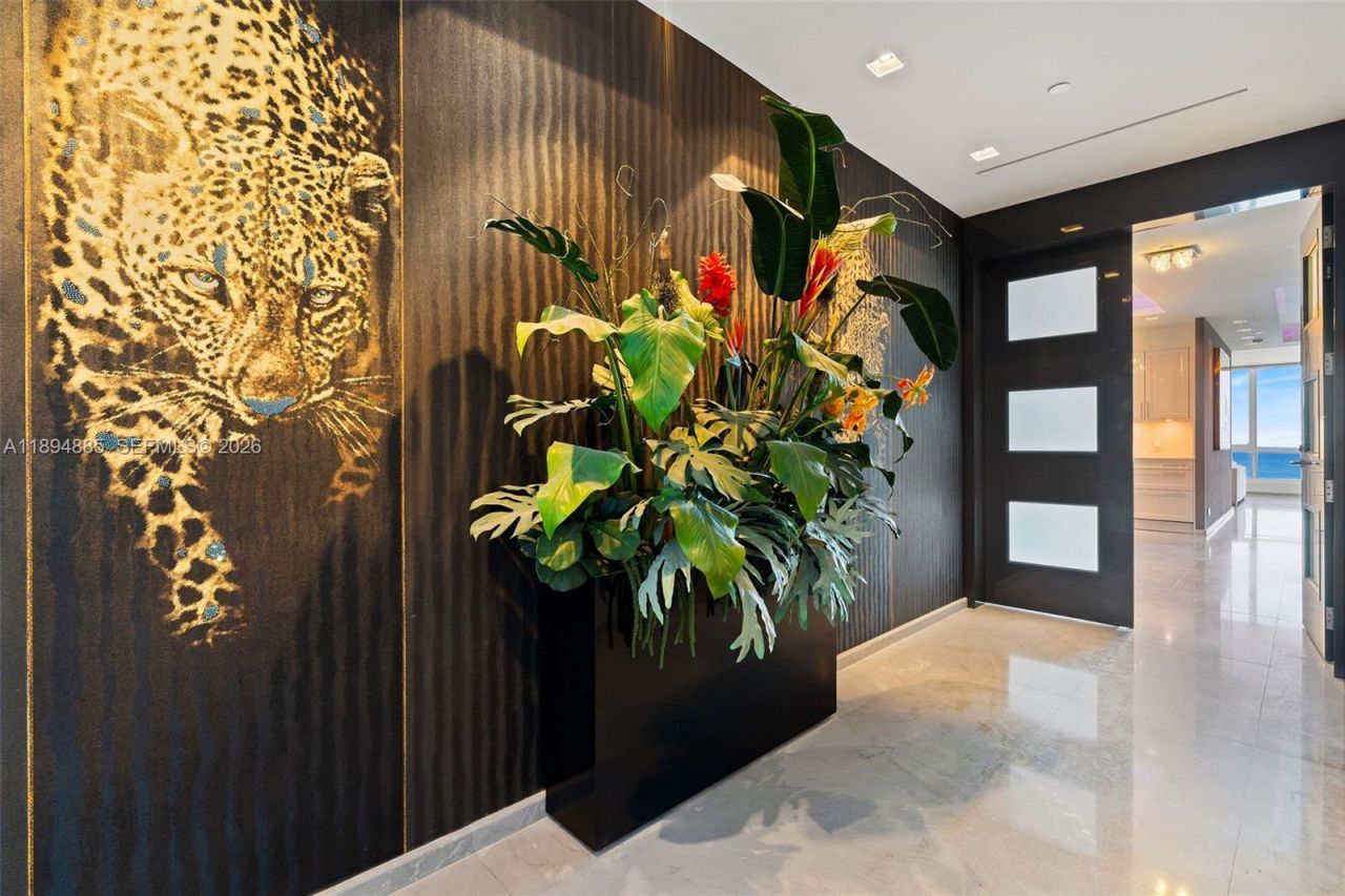 100 S Pointe Dr, Unit 2506, Miami Beach, FL 33139 Photo