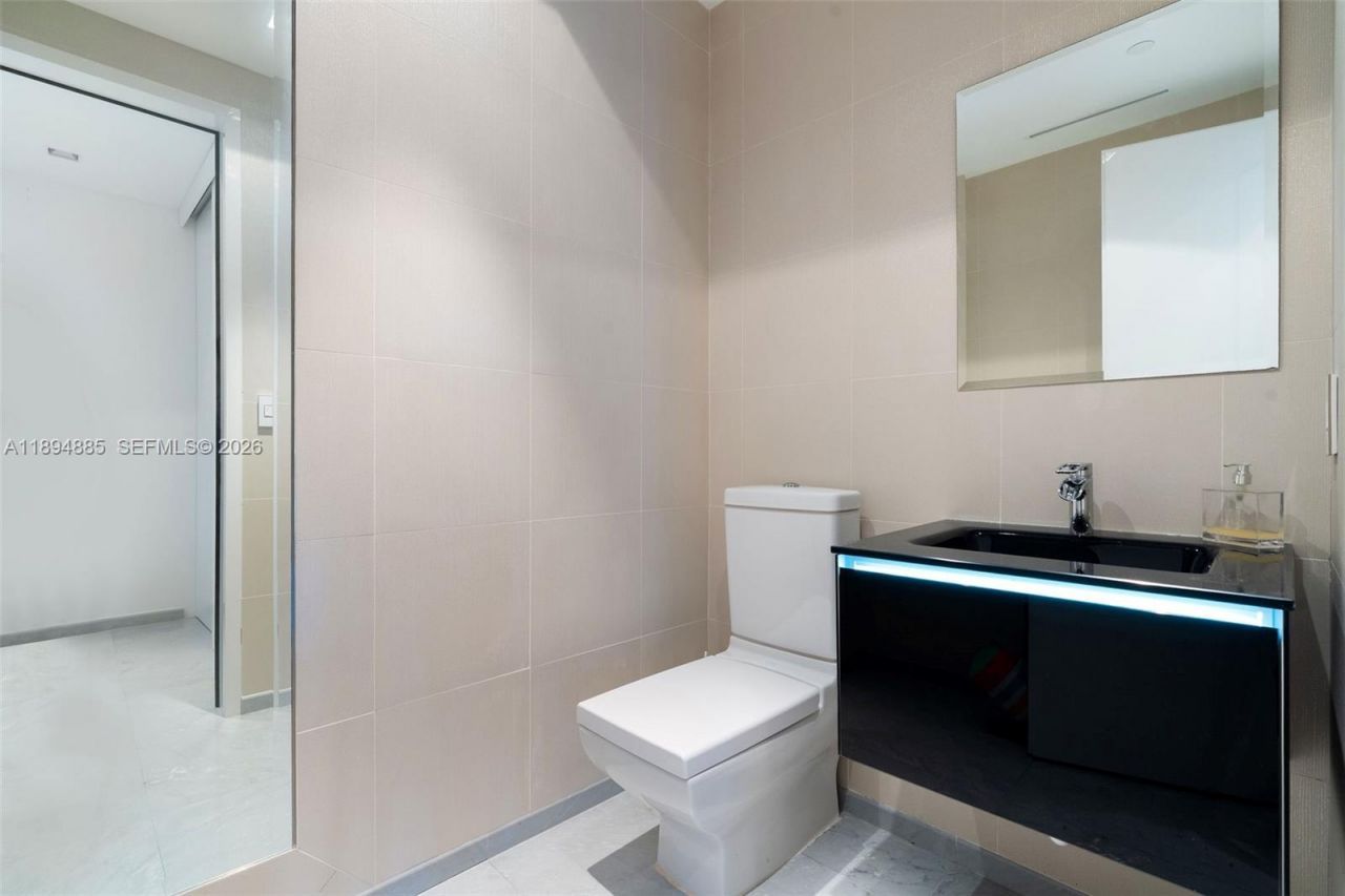 100 S Pointe Dr, Unit 2506, Miami Beach, FL 33139 Photo