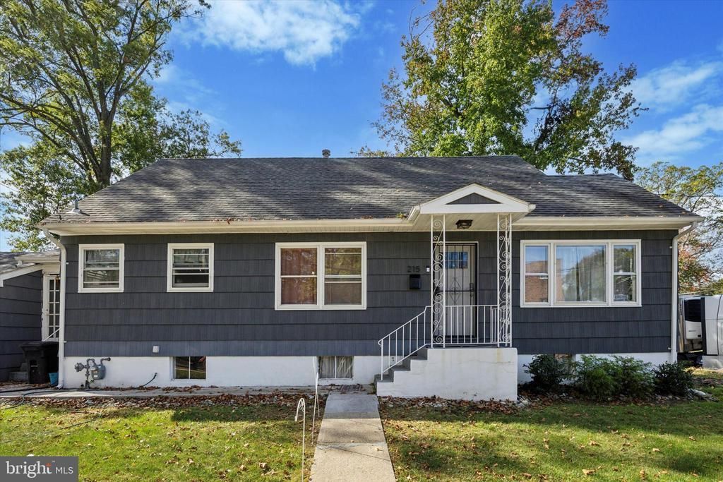 215 Stacey Avenue, Trenton, NJ 08618 Main Photo