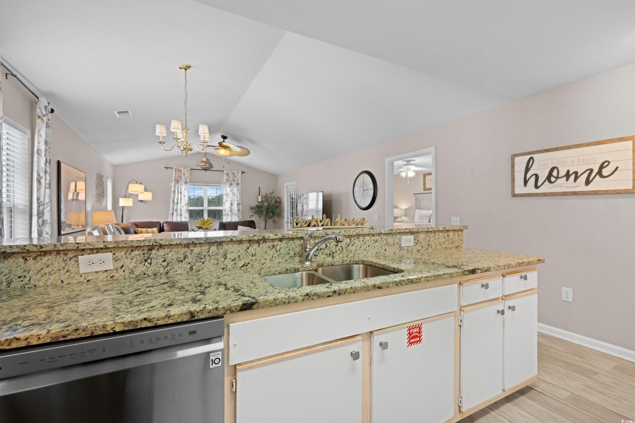 1196 River Oaks Dr. Photo 6