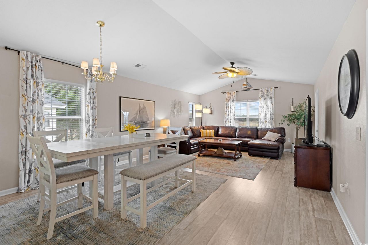 1196 River Oaks Dr. Photo 7