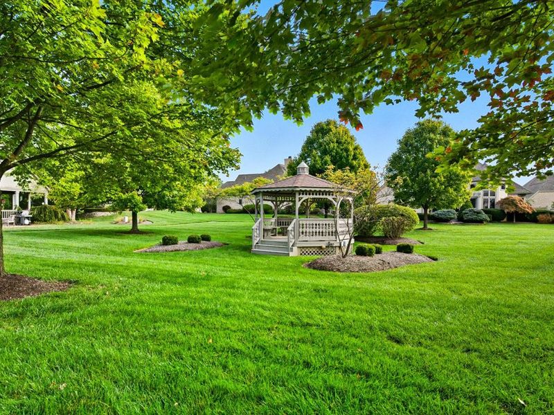 10010 Beckford Court, Powell, OH 43065 Photo 3