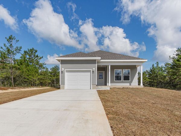 320 Woodlands Boulevard, DeFuniak Springs, FL 32433