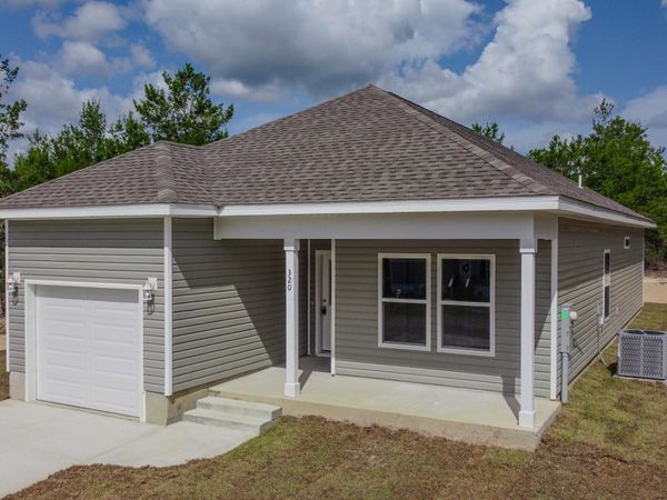 320 Woodlands Boulevard, DeFuniak Springs, FL 32433