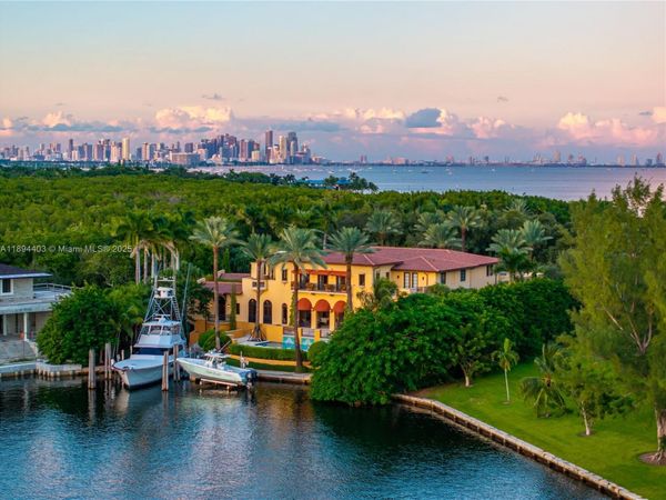 50 Casuarina Concourse, Coral Gables, FL 33143