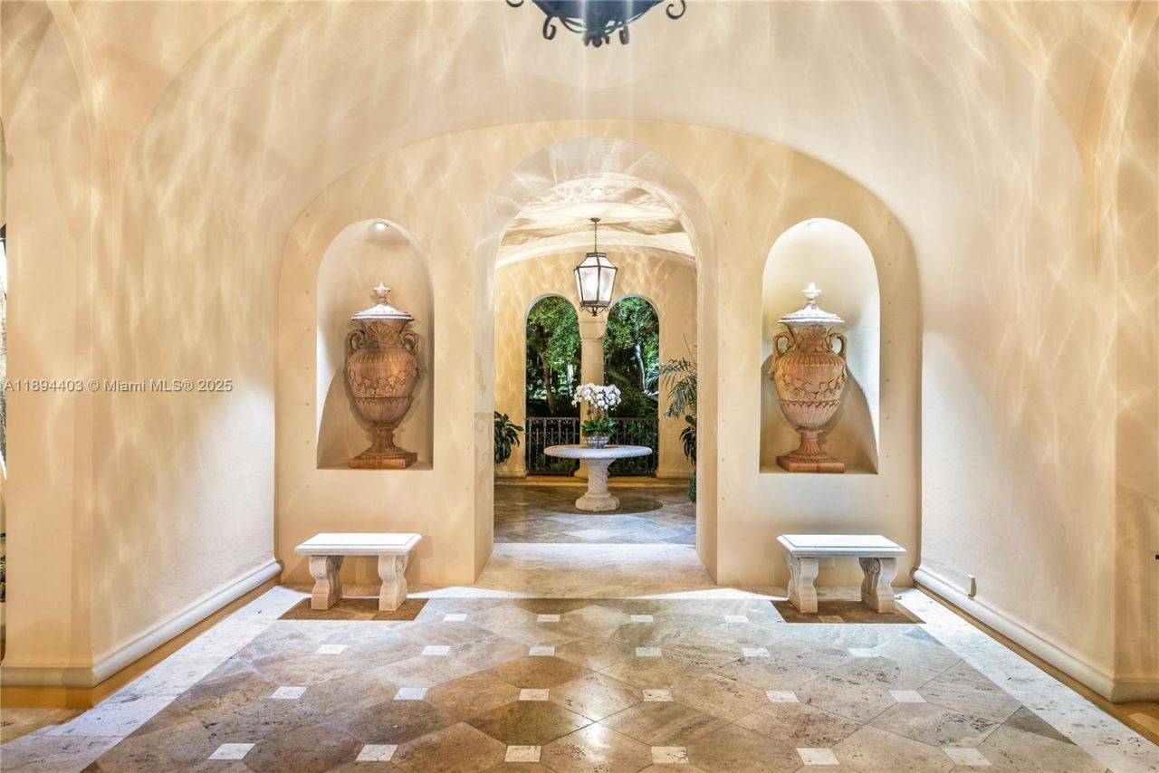 50 Casuarina Concourse, Coral Gables, FL 33143 Photo