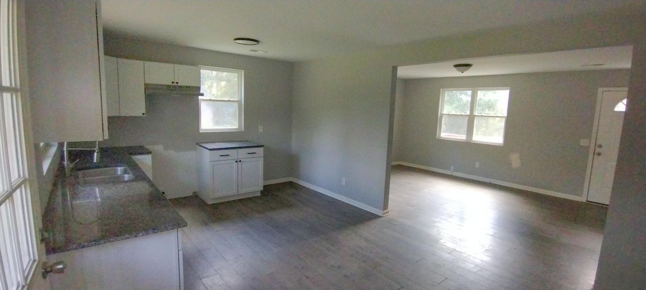 112 James Place Photo 15