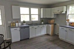 112 James Place photo 4