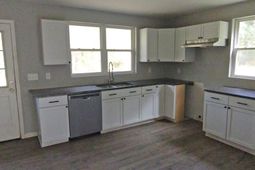 112 James Place photo 4