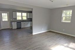 112 James Place photo 4