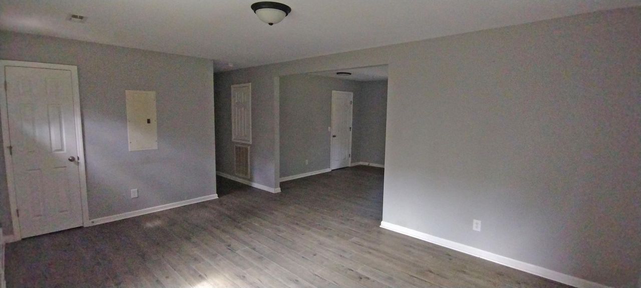 112 James Place Photo 7