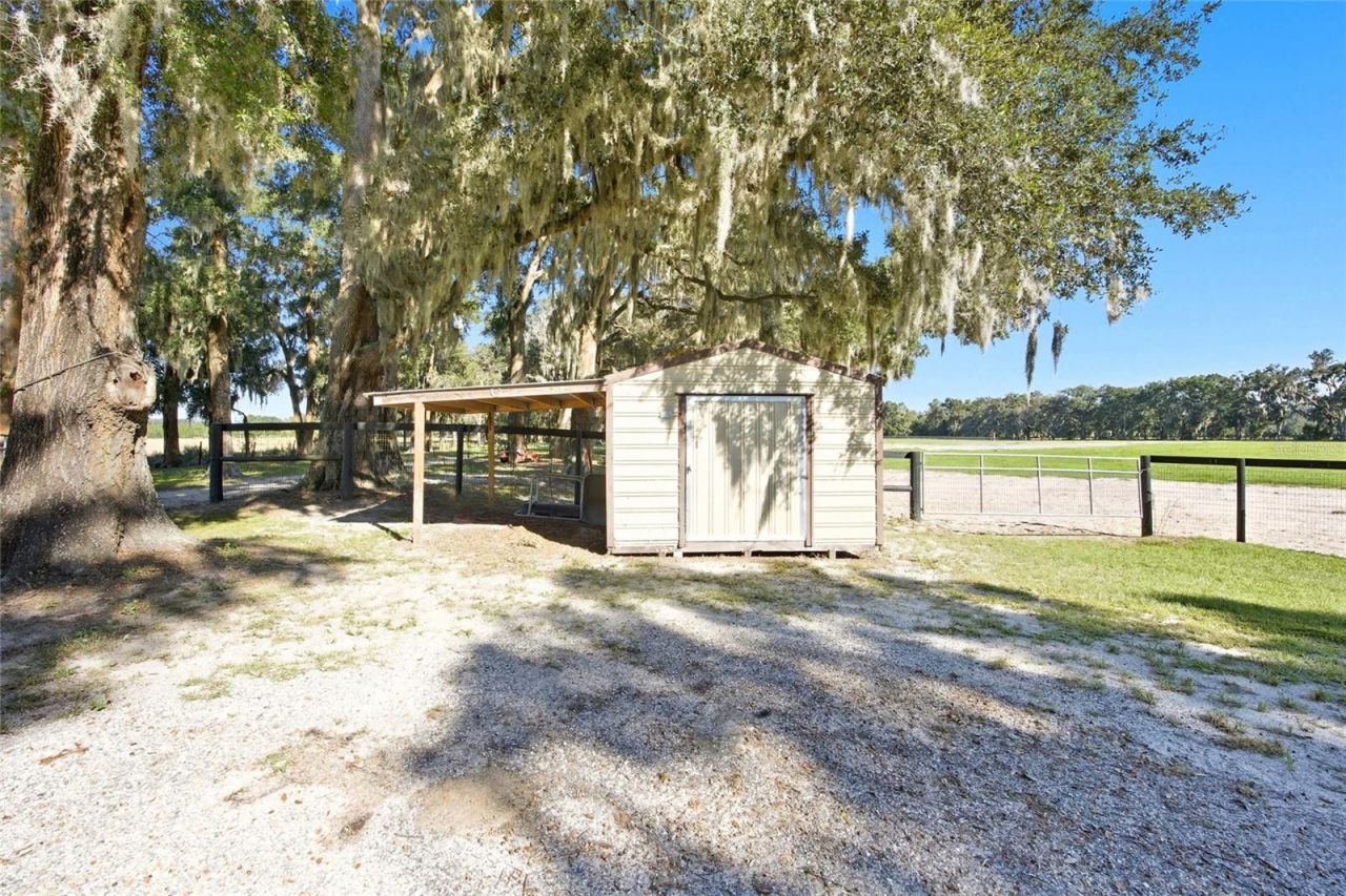 2551 NE 107th Place, Chiefland, FL 32626 Photo
