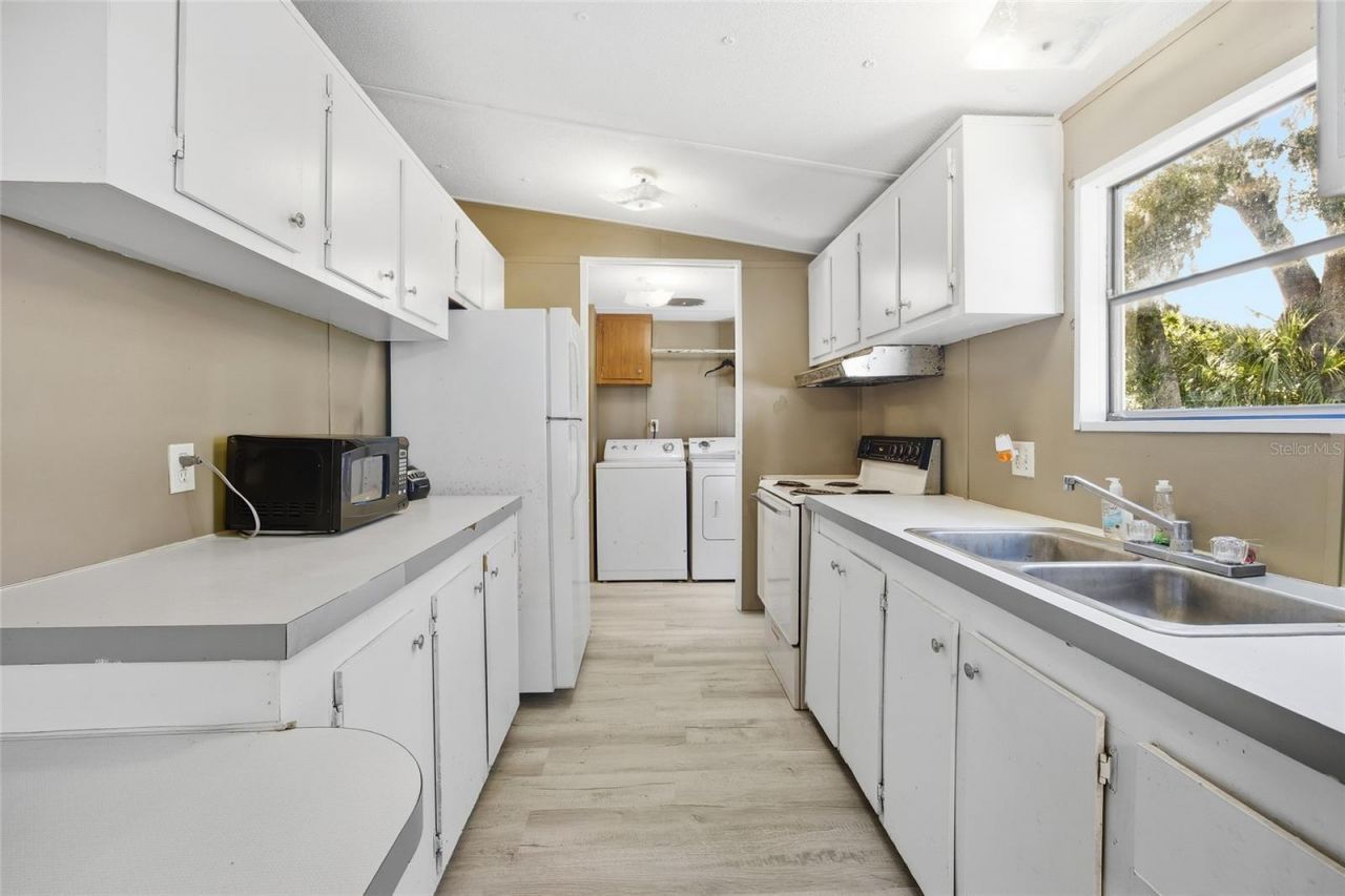 2551 NE 107th Place, Chiefland, FL 32626 Photo