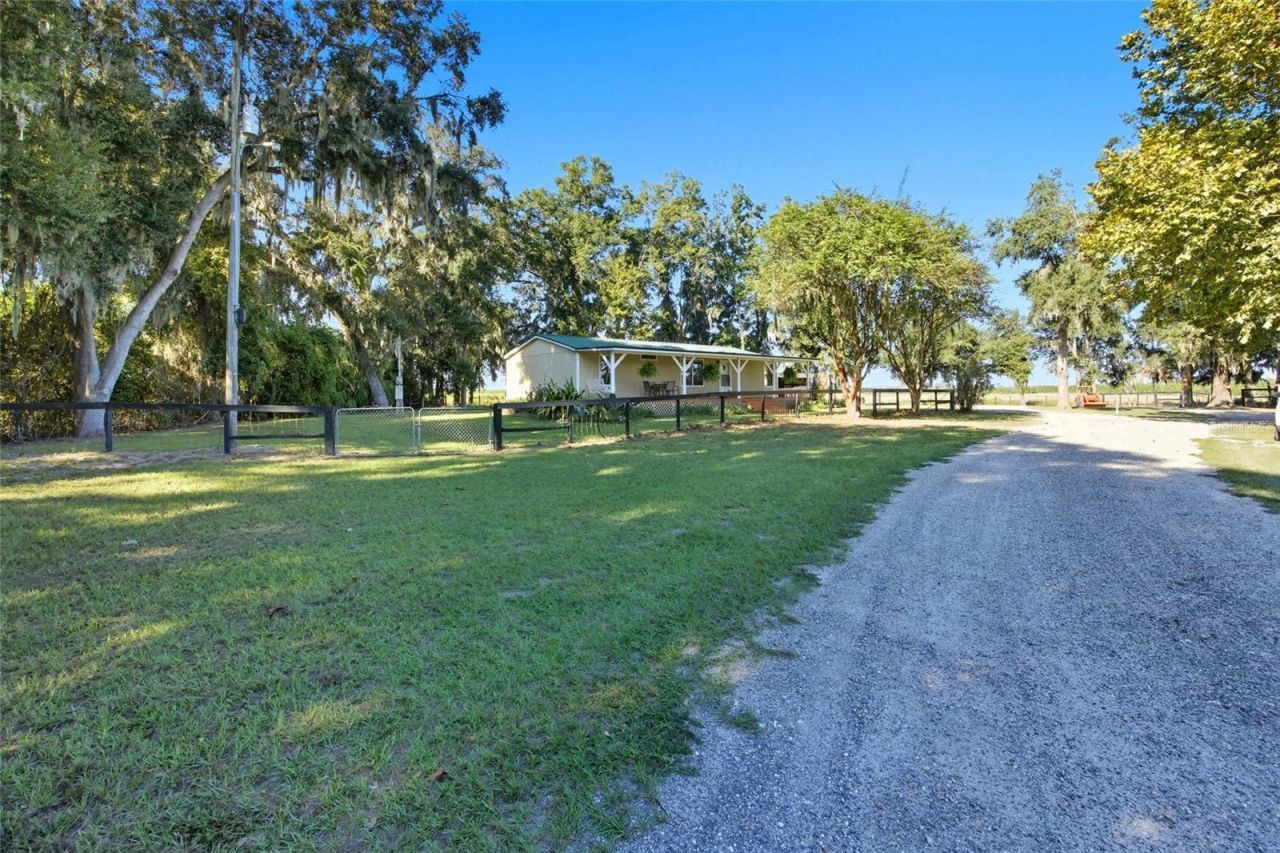 2551 NE 107th Place, Chiefland, FL 32626 Photo