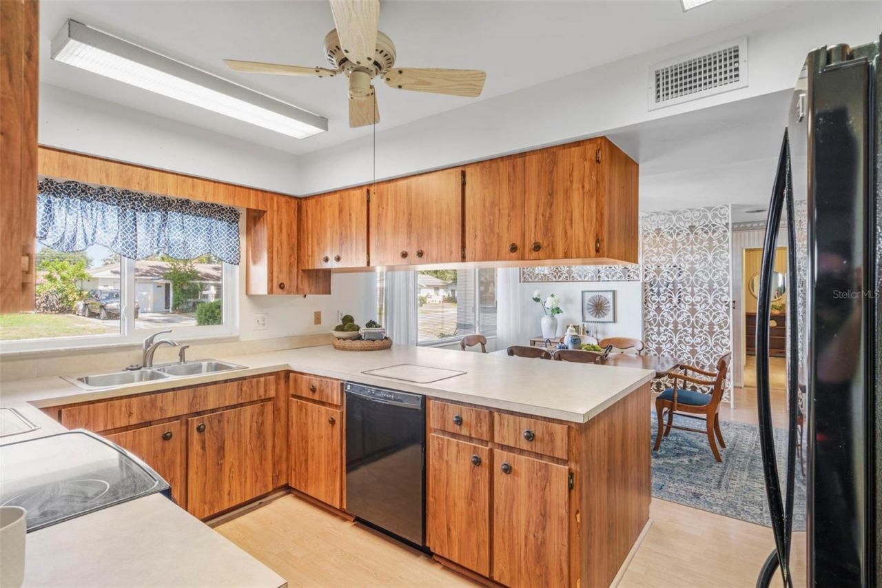 6286 23rd Terrace N, Saint Petersburg, FL 33710 Photo