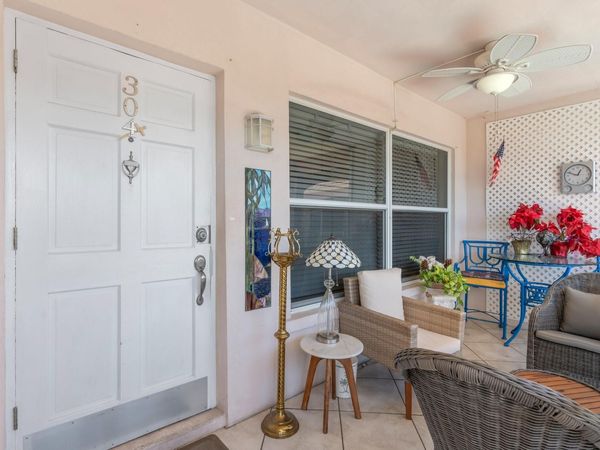 100 SE 6th Avenue, Unit 304, Pompano Beach, FL 33060