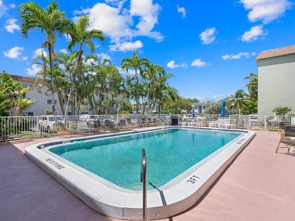 100 SE 6th Ave, Unit 304, Pompano Beach, FL 33060