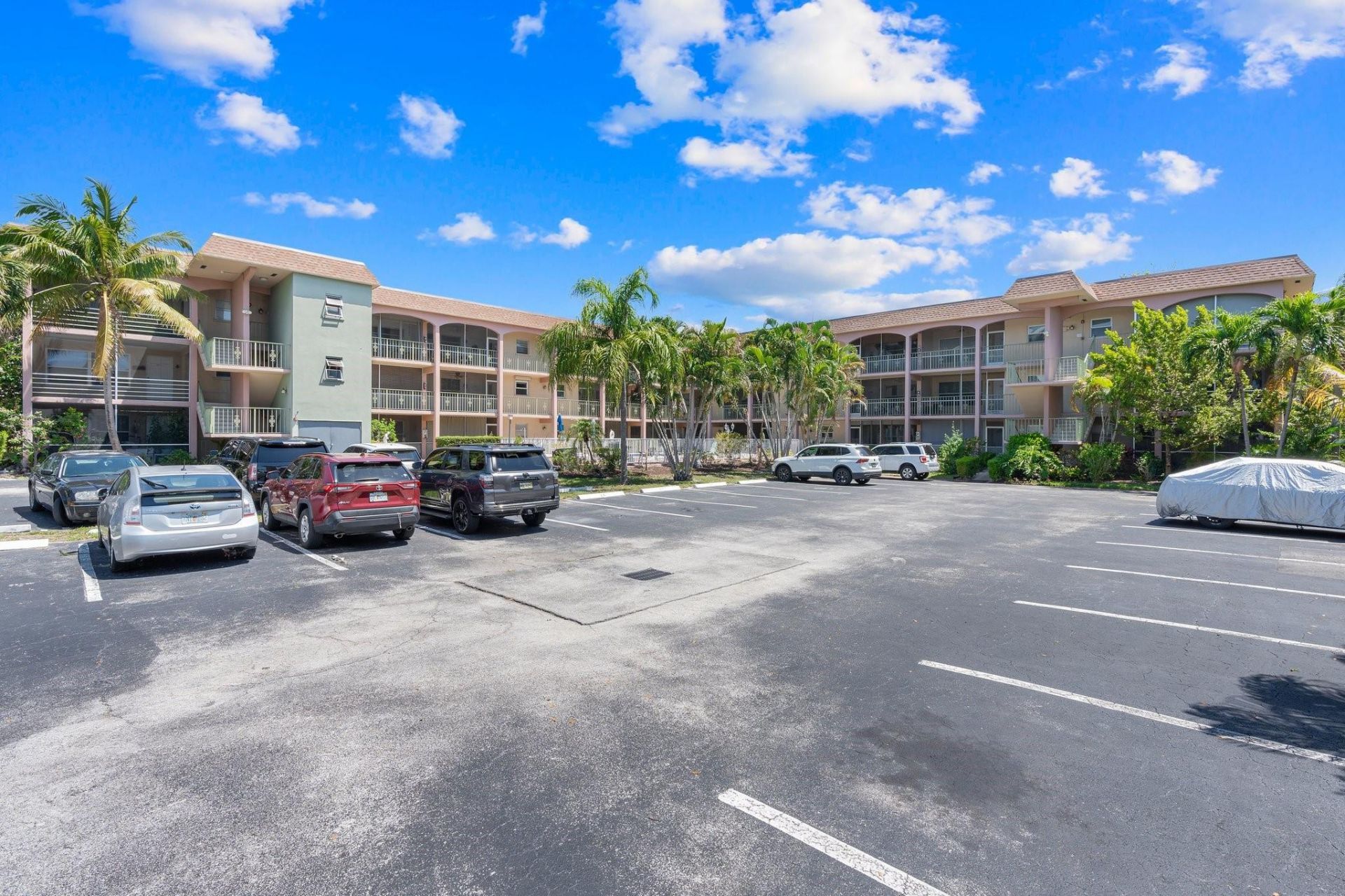 100 SE 6th Avenue, Unit 304, Pompano Beach, FL 33060 Photo