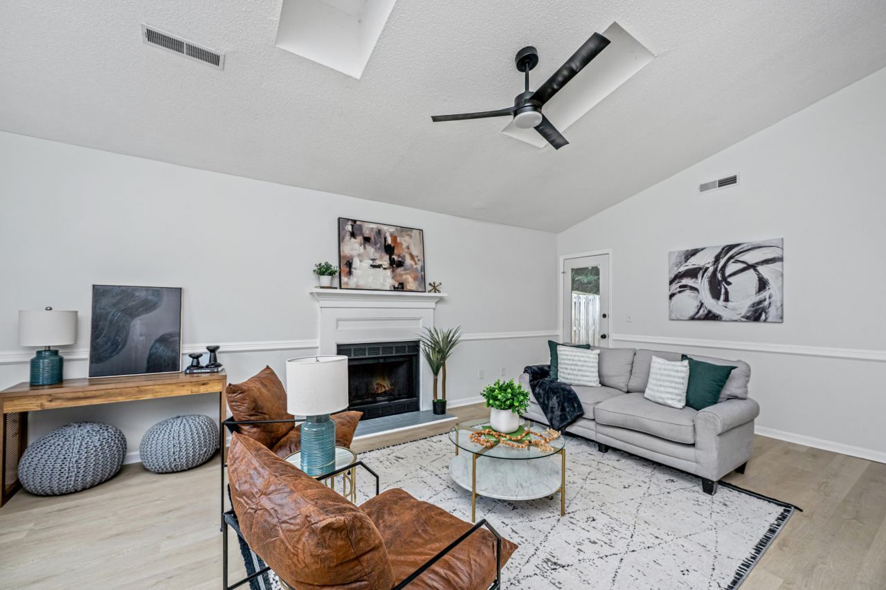 8201 Timberidge Court Photo 3