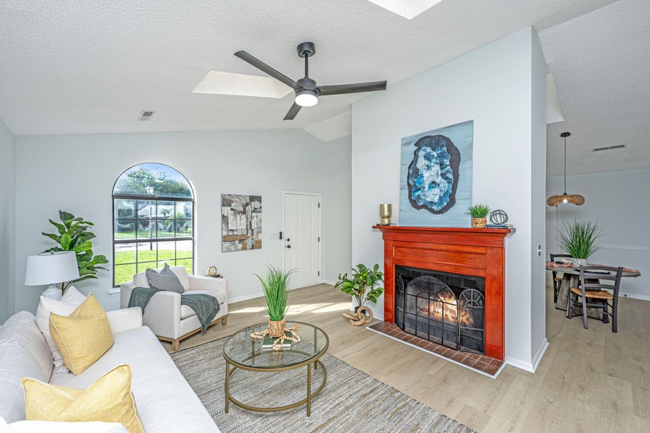 8248 Timberidge Court Photo 5