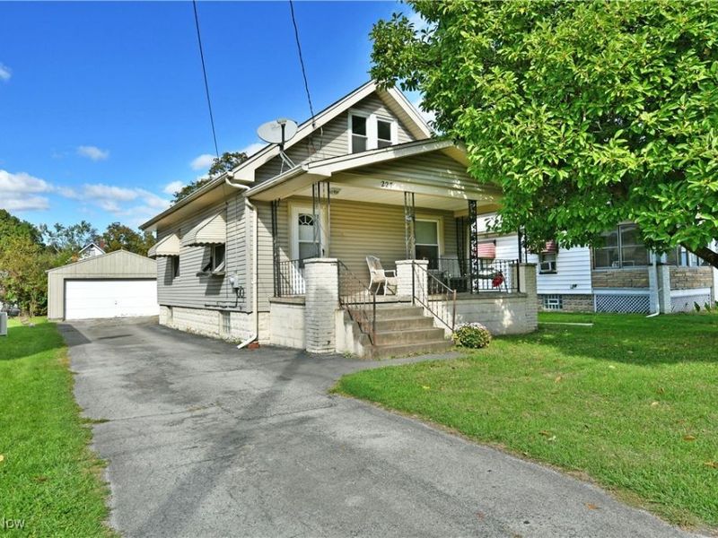 227 Maplewood Avenue, Struthers, OH 44471 Photo 2