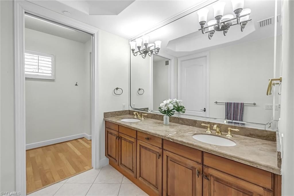 510 Avellino Isles Cir, Unit 2-202, Naples, FL 34119 Photo