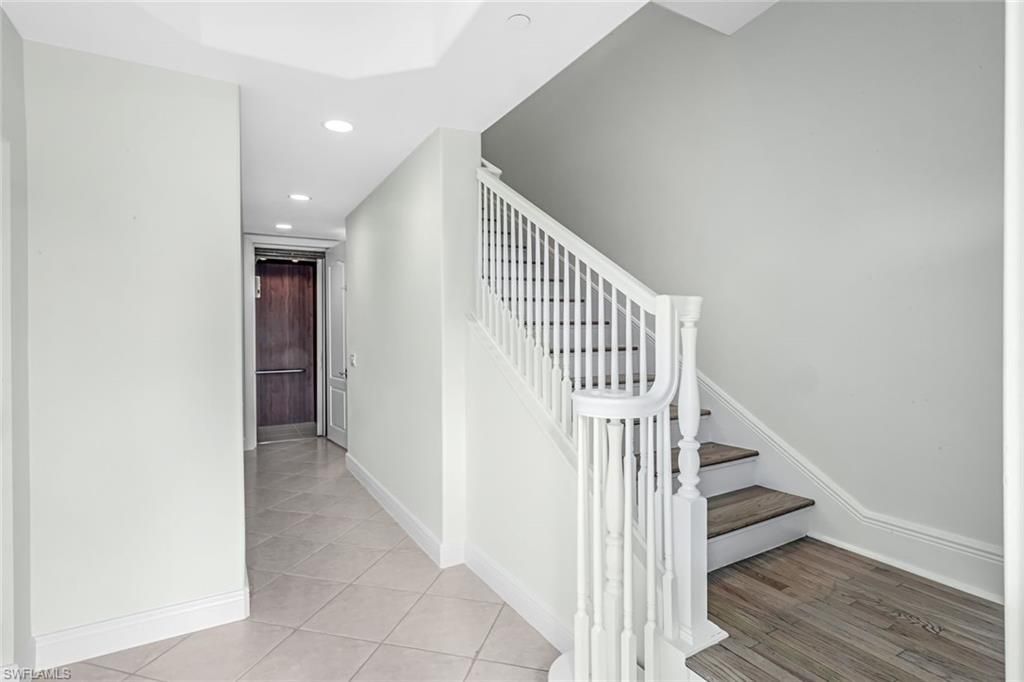 510 Avellino Isles Cir, Unit 2-202, Naples, FL 34119 Photo
