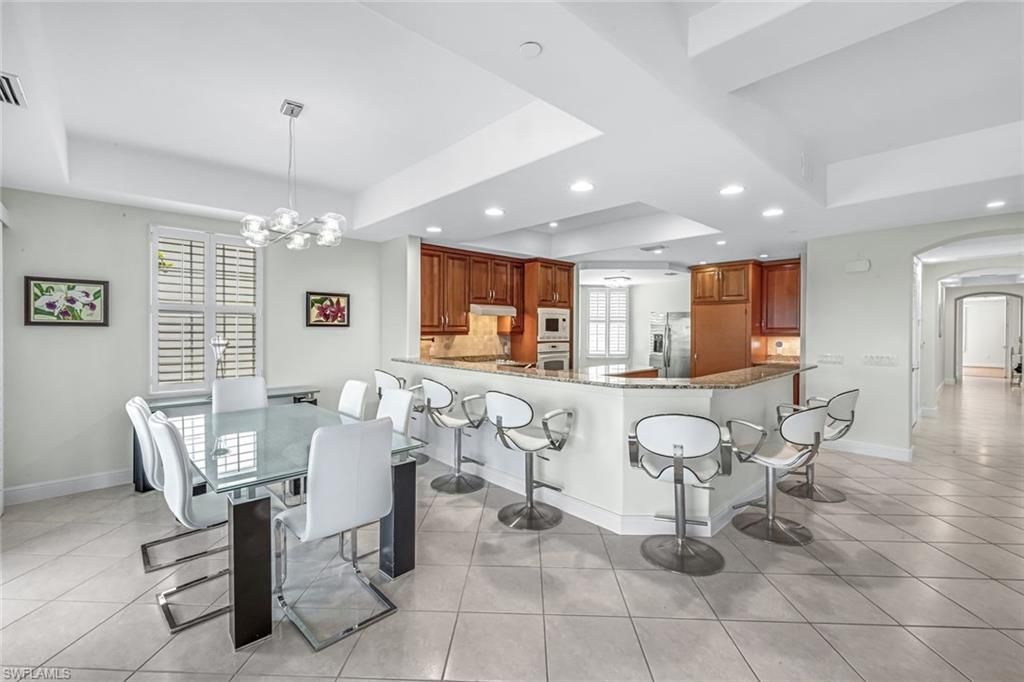 510 Avellino Isles Cir, Unit 2-202, Naples, FL 34119 Photo