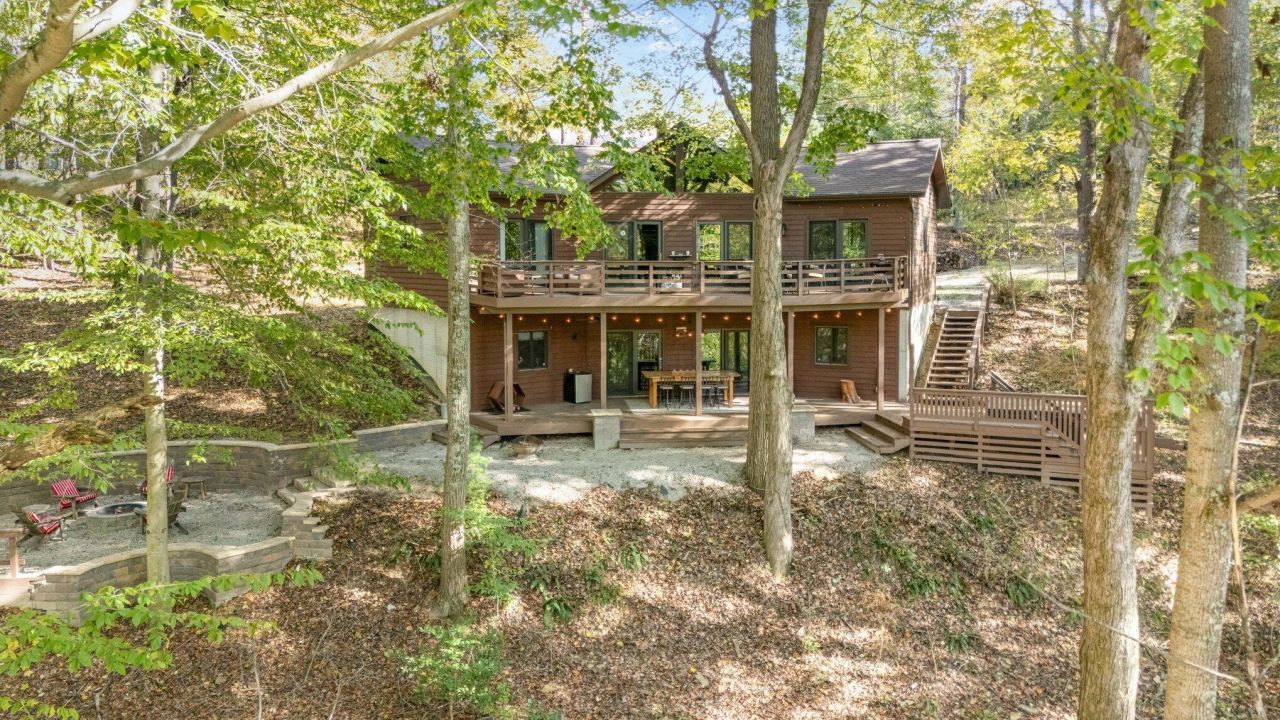 201 Apache Lane, Hideaway Hills, OH 43107 Main Photo