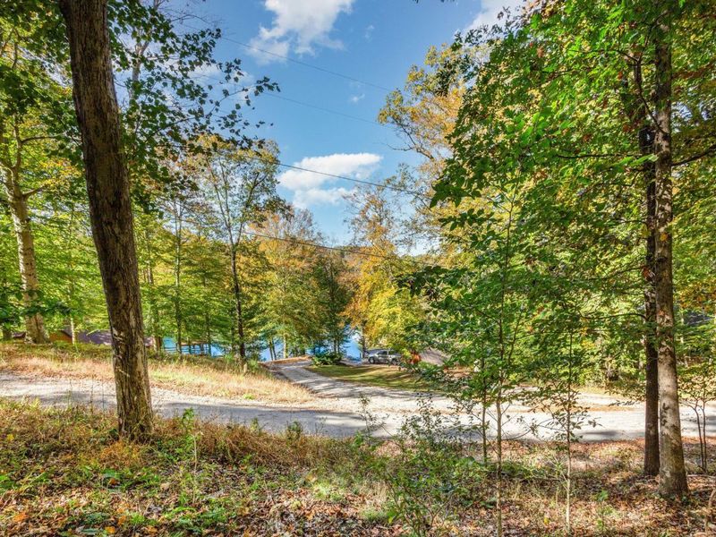 201 Apache Lane, Hideaway Hills, OH 43107 Photo 4