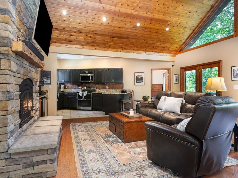 201 Apache Lane, Hideaway Hills, OH 43107 Photo 8